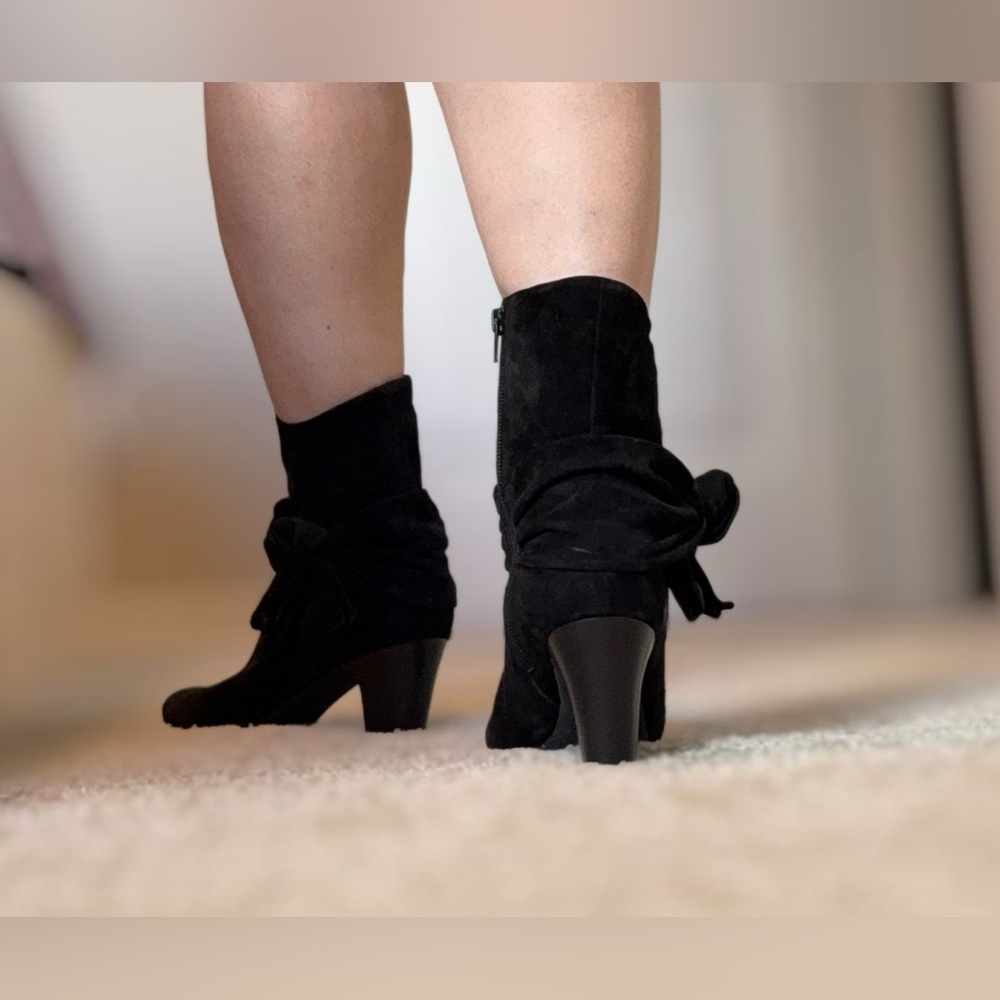 Van Eli Black Suede Heeled Boots - Picture 3 of 15